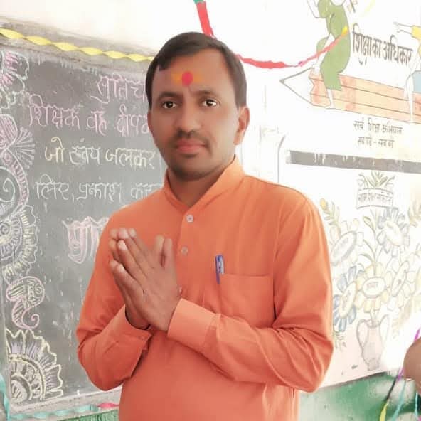 Amarnath8175's tweet photo. #मा०_योगीजी_शिक्षामित्रों_पर_दया_करो
मा०मुख्यमंत्री
@myogiadityanathजी
महंगाई बढ़ती गई लेकिन 2017 से #शिक्षामित्रों के मानदेय में 1 रुपये की बढ़ोत्तरी नहीं हुई 🙏 
बच्चों की उच्च शिक्षा की पढ़ाई, विवाह आदि कार्य कैसे सम्पन्न होंगे, अवसाद में मृत्यु 😭 का शिकार हो रहे @BJP4India https://t.co/rDTodMDNQF