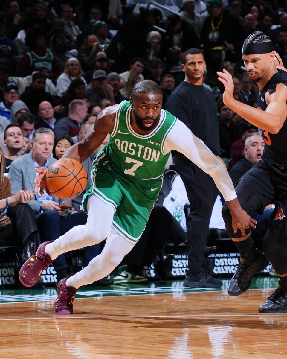 JAYLEN BROWN TOOK OVER IN THE GARDEN 🔥

42 PTS
4 REB
4 AST
16-24 FG

C'S BEAT THE KNICKS ☘️ 