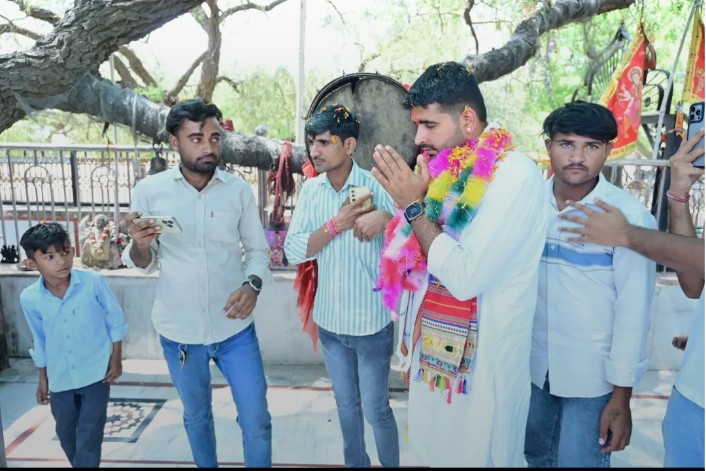 Jabarsingh_'s tweet image. बड़े भाई साहब शिव विधायक आदरणीय रविन्द्र सिंह भाटी को जन्मदिन पर हार्दिक बधाई एवं शुभकामनाएं,

मां करणी जी महाराज आपको उत्तम स्वास्थ्य एवं दिर्घायु प्रदान करें 🙏 💐 @RavindraBhati__

आपका - जब्बरसिंह चारण 
विधानसभा क्षेत्र गुड़ामालानी 📍

#HappybirthdayRSB