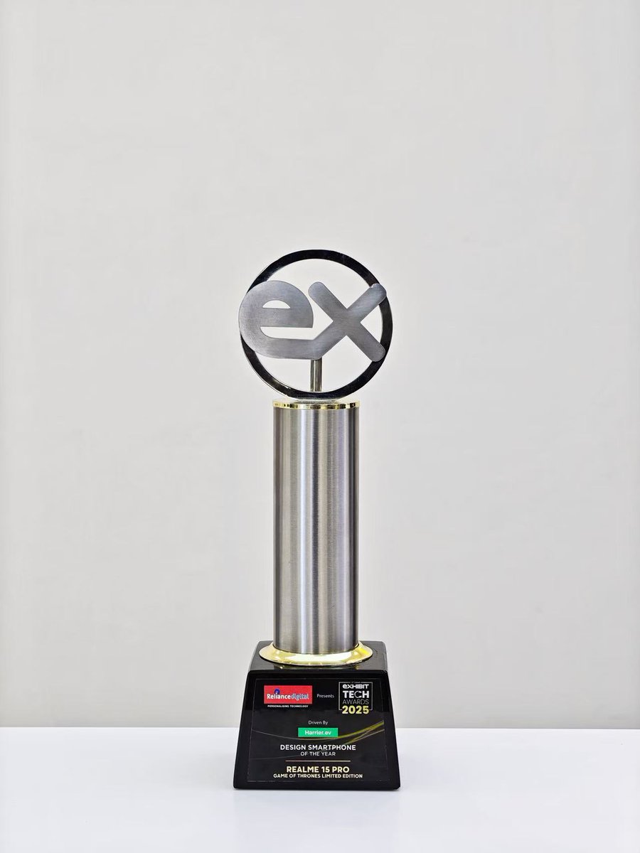 FrancisRealme's tweet image. realme 15 Pro GOT Limited Edition winning Design Smartphone of the Year.