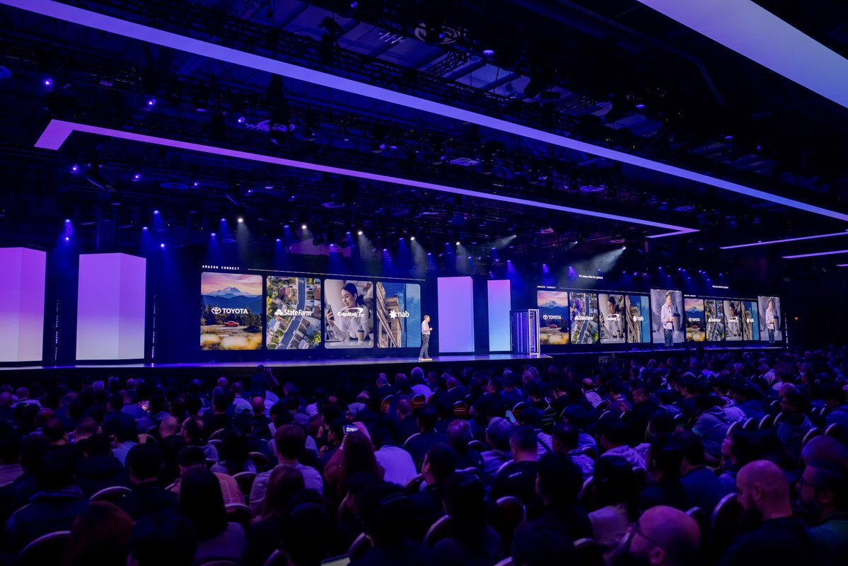 ajassy's tweet image. Really enjoyed Matt’s keynote at #AWSreInvent today. So much innovation happening in @awscloud, and you could see it with the array of launches he unveiled.

So many parts of the keynote worth watching, but will point to a few:

1/ Excited about the availability of Trainium3.…