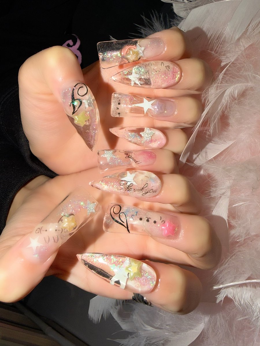 obsessed with juria’s nails omgg