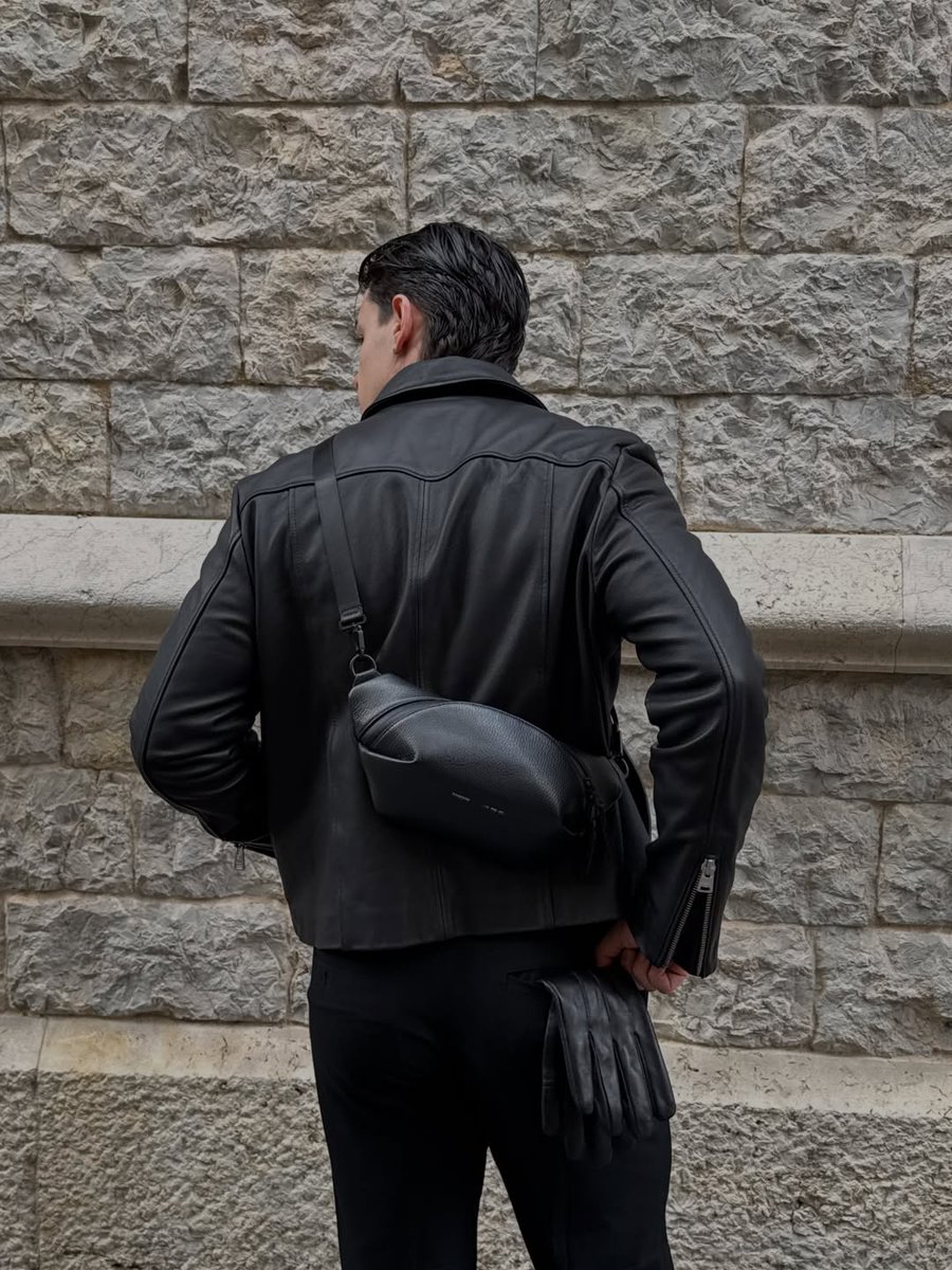 BODASKINS's tweet photo. Daniel Tybinkowski shows how to master an all-black look with our classic black leather jacket as the centrepiece 🔥

https://t.co/CIelLdBTz8