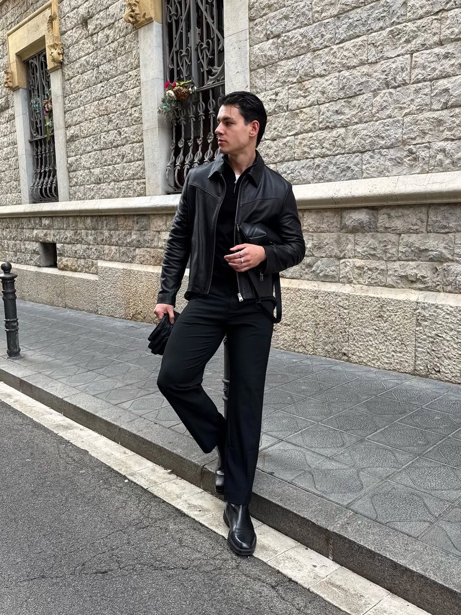 BODASKINS's tweet photo. Daniel Tybinkowski shows how to master an all-black look with our classic black leather jacket as the centrepiece 🔥

https://t.co/CIelLdBTz8