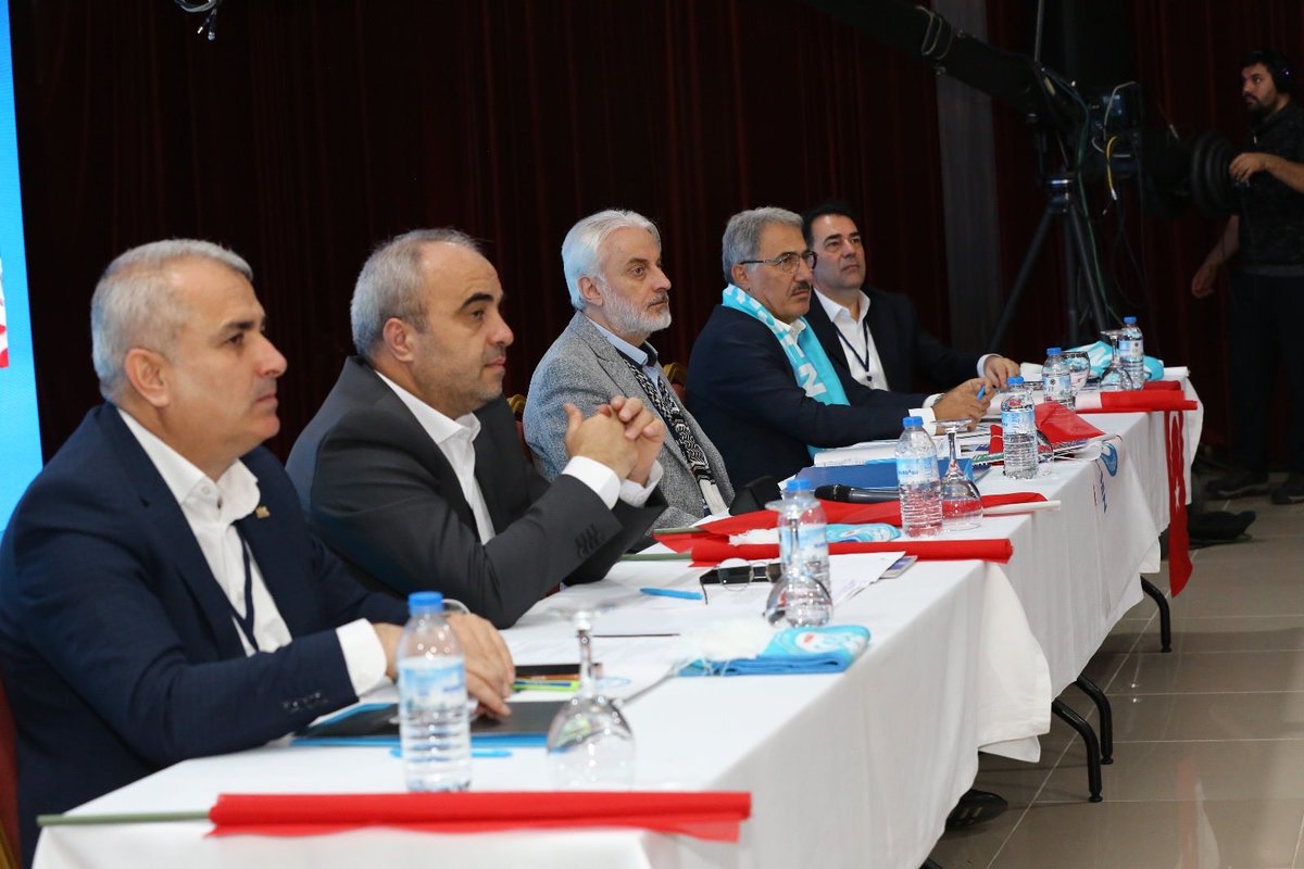 #BemBirSenBaşkanlarKurulu2025

Genel Başkanımız
Levent Uslu

“Türkiye’nin dört bir yanından gelen davamızın öncü kadroları; Genel Merkez Yönetim Kurulumuz, Şube ve İl Başkanlarımızla bir araya geldik.

Bu buluşma; emek, hak ve adalet mücadelesini daha güçlü bir şekilde büyütecek