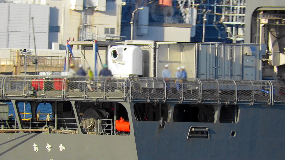 agcdetk's tweet image. 2025/12/02
試験艦「あすか」レールガンの海上試験を終えたあと、
新たに防衛装備庁が研究中のレーザー兵器100Kwを搭載し海上試験に向けJMUで装備中。
来年には飛翔体の海上試験も行われるようです。
各国のレーザー兵器の動向も含め動画を編集しました。

動画youtu.be/J8djec-zIy8