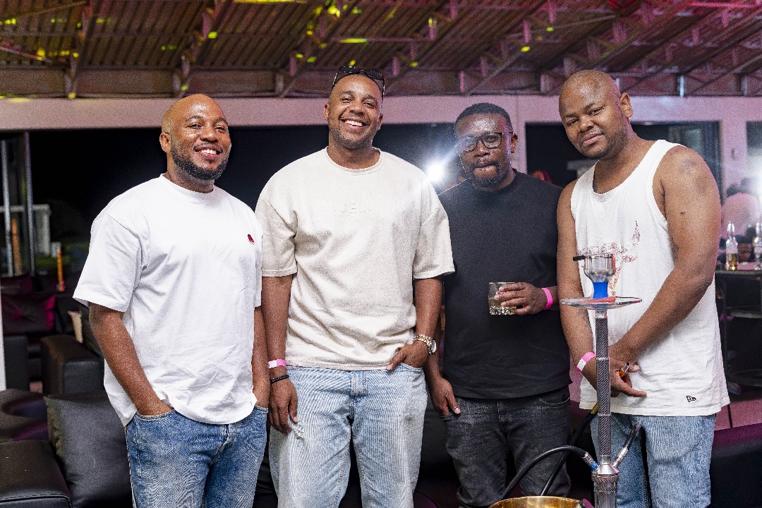 events_pacers's tweet image. Golden moments from our Pacers Live x Piano Sunsets activation this weekend 📷📷
The #Pacesetters showed up and we love to see it!
We’re outside again 📷 Catch the Pacers stall at CBD, The Pond Restaurant.
Come vibe with us and secure your:
 Event tickets
 Exclusive Pacers merch