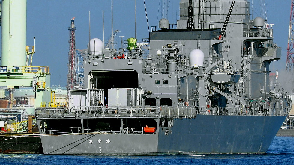 agcdetk's tweet image. 2025/12/02
試験艦「あすか」レールガンの海上試験を終えたあと、
新たに防衛装備庁が研究中のレーザー兵器100Kwを搭載し海上試験に向けJMUで装備中。
来年には飛翔体の海上試験も行われるようです。
各国のレーザー兵器の動向も含め動画を編集しました。

動画youtu.be/J8djec-zIy8