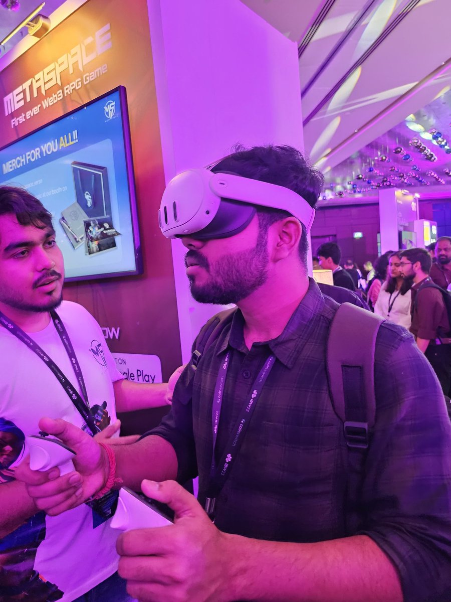 web3withsingh's tweet image. IBW Day 1 
&amp;gt;Meet @geeky_kartikey , had an awesome convo . Looking forward to doing crazy stuff in future ... 

&amp;gt; Meet @NitinVinay , such a sweet person . Had convo about a few blockchains 

&amp;gt; Meet @brooklyndotos the OG , at @monad get together 

&amp;gt;Meet @tanmaytarte3 , shoot a…