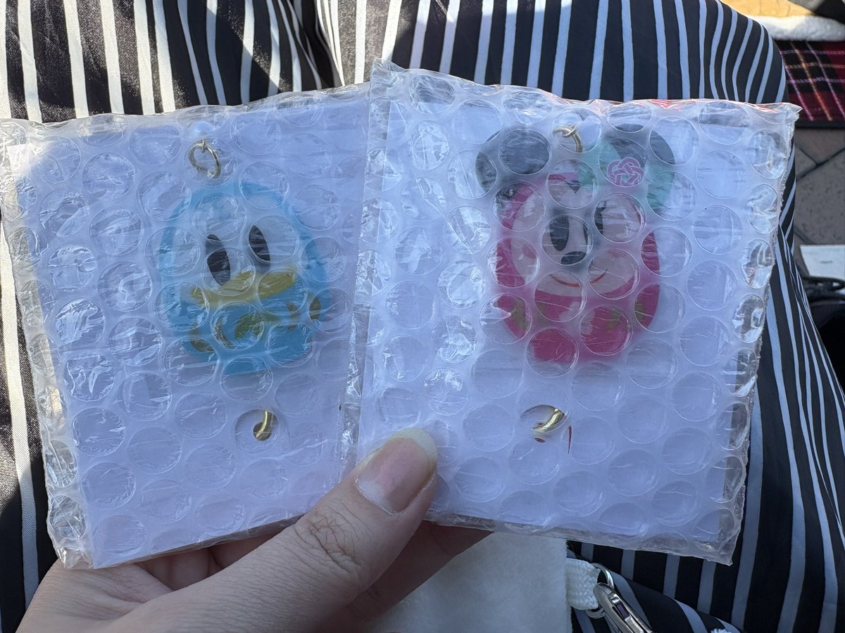 minikoh_3250's tweet photo. 【交換】
東京ディズニーリゾート　お正月
キーチェーン

(求) グーフィー、チプデ
(譲)ドナルド、ミニー

12/4or5の夕方以降に舞浜、陸or海のエントランスあたりで交換希望。
(インの予定はありません)

可能な方ぜひリプお待ちしております！ https://t.co/kmAQJouQRG