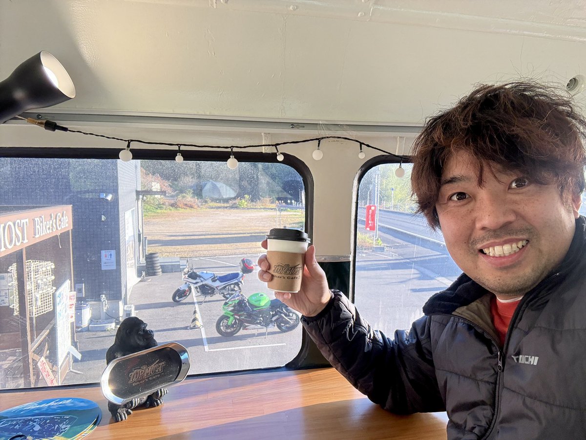 gottu86's tweet photo. 今日はトップモストさんまでプチツーリングしました☕️
調べたら2年ぶり💦
来年は頑張ります🙇‍♂️
バイク置くの前過ぎてすみません。
#topmostcafe 
#HONDA
#MC08
#VT250FE
#バイク乗りと繋がりたい https://t.co/3khOVLahfQ
