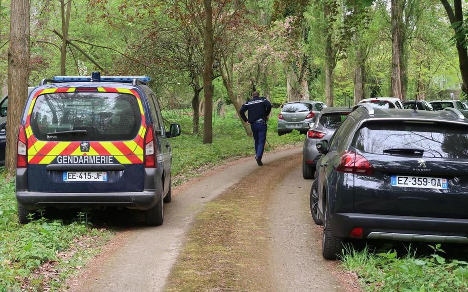 En 2019, le corps d'une femme est retrouvé dans la Seine, emprisonné autour d'un grillage. Un homme inconnu de la justice est soupçonné, est-il le seul responsable ? A 14h sur <a href="/RTLFrance/">RTL France</a>📻