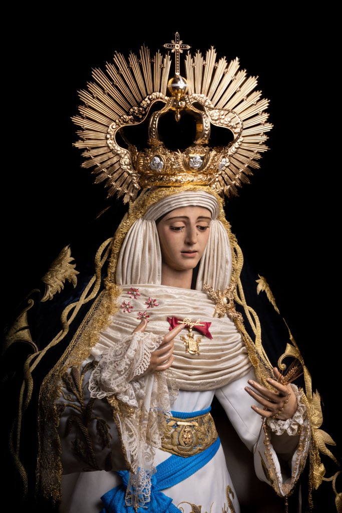 📣 Nuestros Sagrados Titulares han sido repuestos al culto tras las labores de mantenimiento realizadas por el profesor Gutiérrez Carrasquilla.

El miércoles es siempre un día de encuentro, pero hoy lo es aún más, con la presencia del Soberano Poder y su Bendita Madre de Regla.