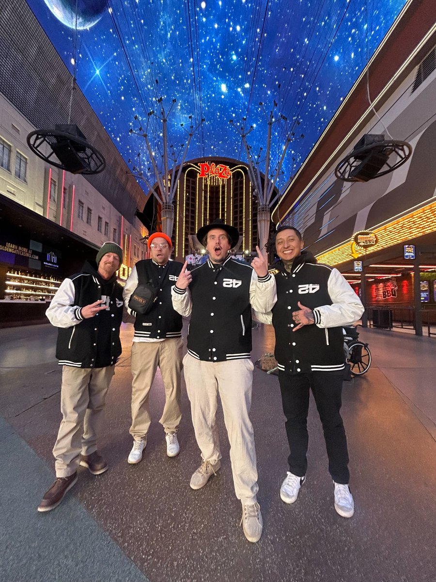 What happens in Vegas, stays in Vegas... unless it's Fats Buds energy, that always travels 😎 #MjBizcon #MjBizcon2025
<a href="/is420somewhere/">Sebastian FastBuds</a> 
<a href="/Good_Buddy_Flwr/">Good Buddy Flowers</a> 
Chubbs
GermanyHomeGrowTV