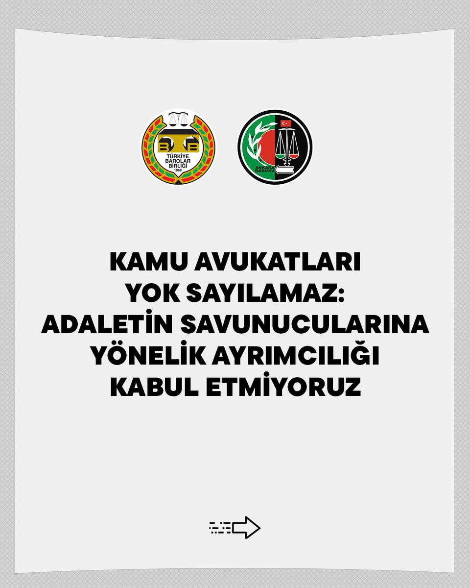 ankarabarosu's tweet photo. KAMU AVUKATLARI YOK SAYILAMAZ: ADALETİN SAVUNUCULARINA YÖNELİK AYRIMCILIĞI KABUL ETMİYORUZ

2026 Yılı Merkezi Yönetim Bütçe Kanunu teklifi görüşmelerinde; kamu kurum ve kuruluşlarında görev yapan kariyer personeli ve üst düzey yöneticilere seyyanen zam yapılmasını öngören düzenleme Plan ve Bütçe Komisyonu’nda kabul edilmiş; ancak yargının kurucu unsuru olan kamu avukatları bu düzenlemenin kapsamı dışında bırakılmıştır.

Yargının kurucu unsuru olan kamu avukatlarının bu düzenlemenin kapsamı dışında bırakılması ne hukuk hizmetinin niteliğiyle ne de kamu yararı ilkesiyle bağdaşmaktadır.

Bilinmelidir ki kamu avukatları;

* Devletin taraf olduğu tüm uyuşmazlıklarda kamu idaresini temsil eden,
* Milyarlarca liralık hukuki riskleri yöneterek kamu zararını önleyen,
* İdarenin hukuka bağlılığını güvence altına alan stratejik bir görevi yerine getiren kamu hukukçularıdır.

Aynı nitelikte kamu hizmeti yürüten meslek gruplarına iyileştirme yapılırken, devletin “hukuki hafızası” olan kamu avukatlarının kapsam dışı bırakılması, Anayasa’nın eşitlik ilkesine açıkça aykırıdır. Bu yaklaşım, kamu avukatlarının özlük haklarında telafisi güç yeni bir adaletsizliğe zemin hazırlayacaktır.

Bu nedenle kamu avukatlarının söz konusu seyyanen artış düzenlemesine derhâl dâhil edilmesi zorunluluktur.

Bu bağlamda, Adalet Bakanlığı’nın Yargı Reformu Strateji Belgesi’nde yer alan; kamu avukatlarının özlük hakları, statüleri ve çalışma koşullarında iyileştirmeler yapılacağına ilişkin taahhütlerin de gecikmeksizin hayata geçirilmesi gerekmektedir.

Biz, aşağıda imzası bulunan Türkiye Barolar Birliği ve Barolar olarak; kamu avukatlarının haklı ve meşru taleplerinin yanında olduğumuzu, bu sürecin tüm aşamalarını yakından ve kararlılıkla takip edeceğimizi; eşitlik ve adalet ilkelerinin gereğinin eksiksiz biçimde yerine getirilmesi için mücadeleyi sürdüreceğimizi kamuoyuna saygıyla duyururuz.
