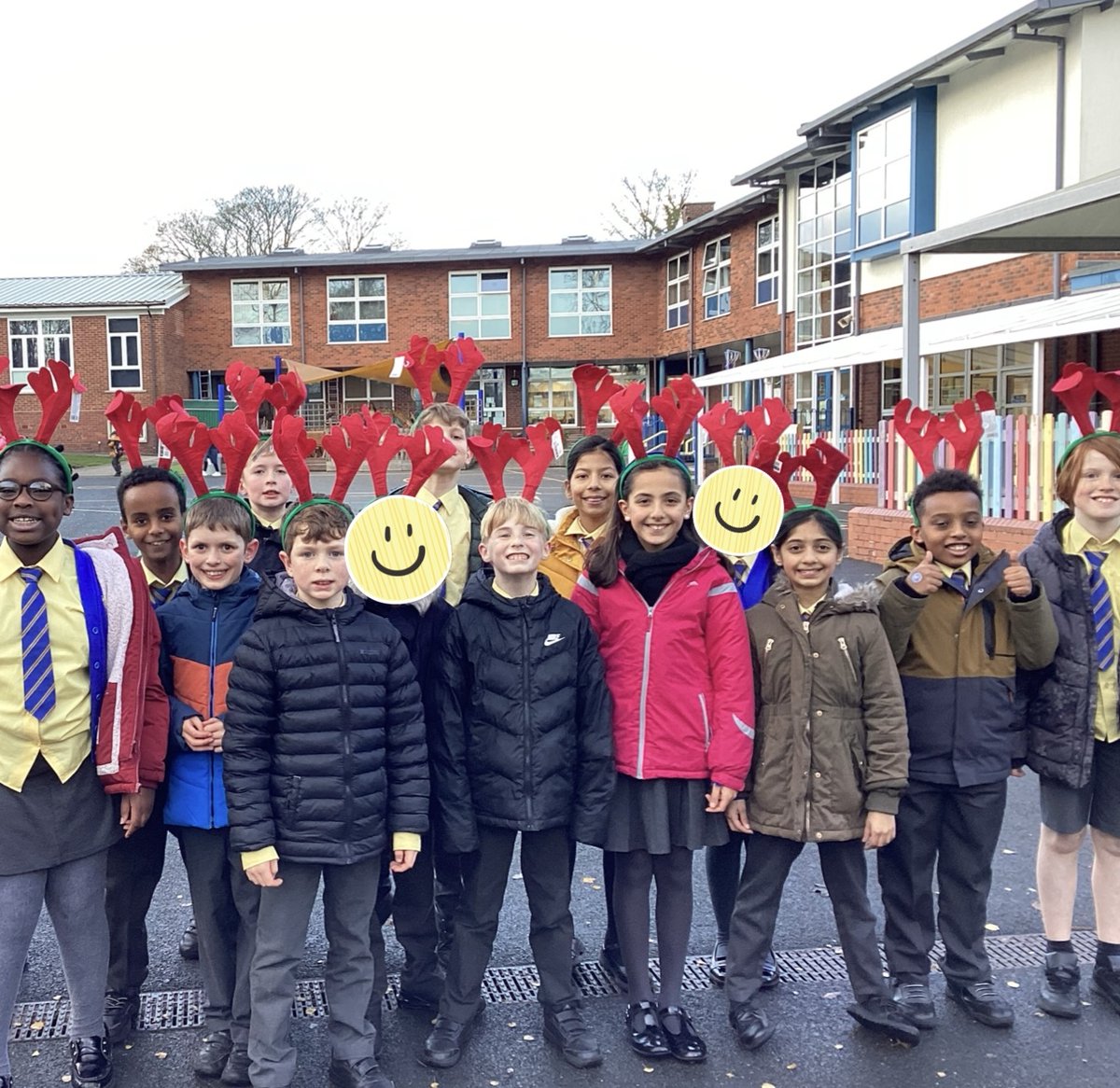 StMaryB17's tweet photo. #Y5M participated in the #rudolphrun for a great cause! https://t.co/8svfmtwshU