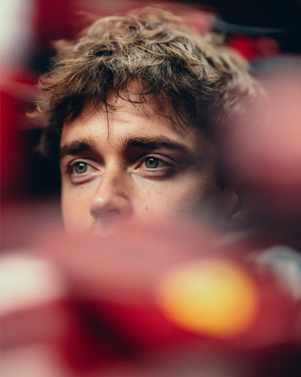 ScuderiaFerrari's tweet image. Are you sitting comfortably? 📸