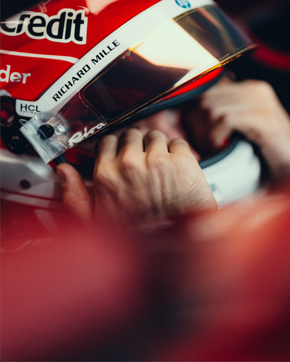 ScuderiaFerrari's tweet image. Are you sitting comfortably? 📸