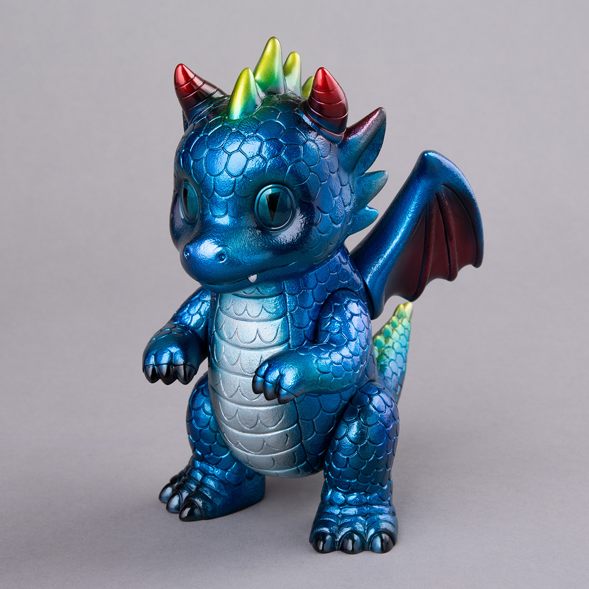 お値下げ❣️ライモナイト　龍彫り　年末セール❣️ いろんな青を重ね塗りして、重塗装に仕上げました。牙を白くしたら