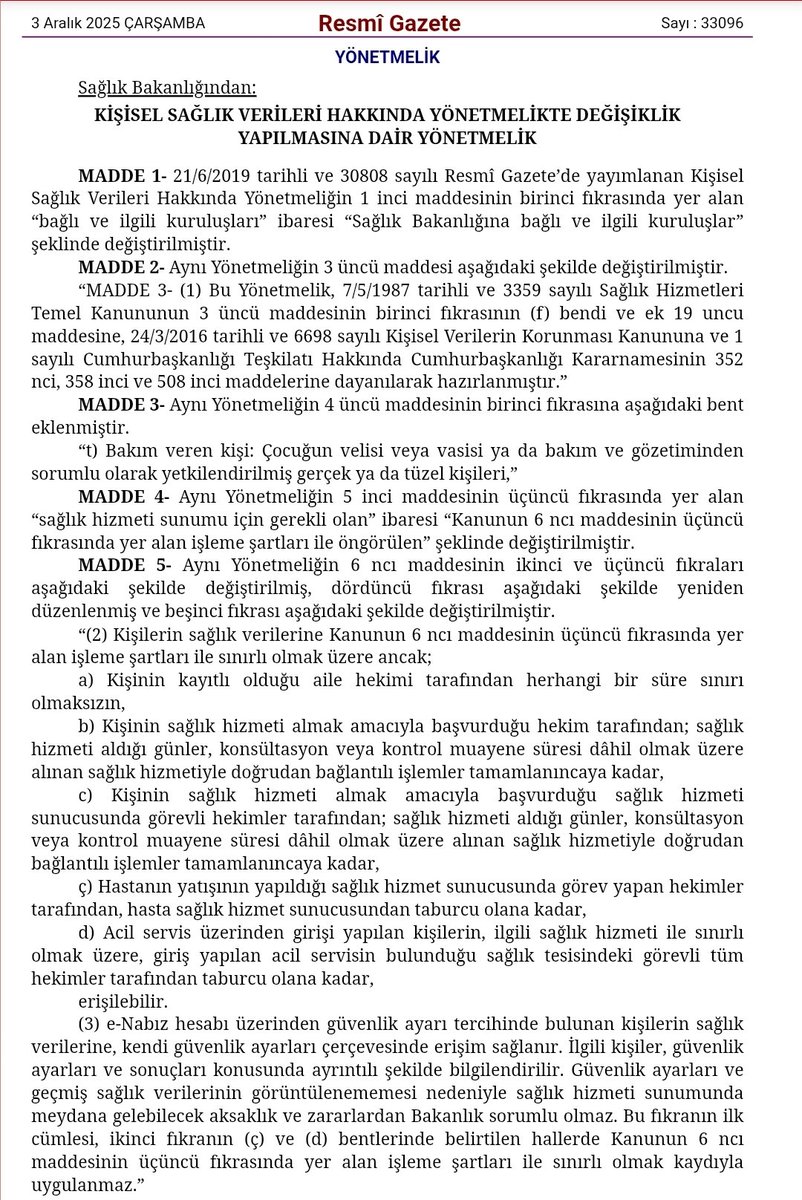 AvukatHG's tweet photo. ‼️AVUKATIN MÜVEKKİLİNİN KİŞİSEL SAĞLIK VERİLERİNE ERİŞEBİLMESİ İÇİN AÇIK RIZA ALMASI ZORUNLULUĞU KALDIRILDI.

Avukatların müvekkillerinin kişisel sağlık verilerini işleyebilmesi için vekaletnamelerde müvekkillerin açık rızasını gösteren özel hüküm bulunması şartı yürürlükten kaldırıldı.
21 Haziran 2019 Tarihli ve 30808 Sayılı Resmî Gazete’de yayımlanan “Kişisel Sağlık Verileri Hakkında Yönetmelik”, bugünkü Resmî Gazete’de yayımlanan “Kişisel Sağlık Verileri Hakkında Yönetmelikte Değişiklik Yapılmasına Dair Yönetmelik” ile değiştirildi.
Mezkûr yönetmeliğin “Sağlık verilerine avukatların erişimi” başlıklı 10. maddesi “Avukatlar, müvekkilinin sağlık verilerini genel vekâletname ile talep edemezler. Müvekkiline ait sağlık verilerinin avukata aktarılması için düzenlenmiş olan vekâletnamede, ilgili kişinin özel nitelikli kişisel verilerinin işlenmesi ve aktarılmasına ilişkin açık rızasını gösteren özel bir hüküm bulunması gerekir.” şeklindeydi. Bugün yayımlanan yönetmeliğin 9. maddesi ile işbu 10. MADDE YÜRÜRLÜKTEN KALDIRILMIŞTIR. 

Barolar tarafından mezkûr yönetmelik hükmünün Avukatlık Kanununun 2. maddesine aykırılık taşıdığı iddiası ile iptal davaları açılmış ancak reddedilmişti.

Kişisel Verilerin Korunması Kanununun özel nitelikli kişisel verilerin işlenmesini düzenleyen 6. maddesinde 2 Mart 2024’te yapılan değişikliklere uyum sağlanması açısından mezkûr yönetmelikte de değişiklik öngörüldüğü değerlendirilmektedir.

Değişiklik ile avukatların mesleki faaliyetlerinde müvekkillerinin kişisel sağlık verilerini işlemek üzere vekaletnamelerde açık rıza şartı aranmayacak olup, kişisel sağlık verilerinin avukatlar tarafından işlenmesi genel hükümler çerçevesinde yürütülecektir.