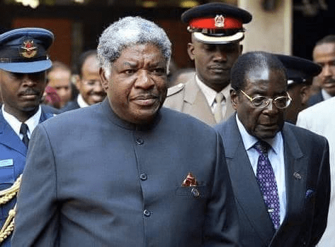 FollowbackZed's tweet photo. At a public event, one of the officials with some level of proximity noticed that one of the President’s shoelaces had come undone. He quickly rushed over and knelt before him to tie the lace in full view of everyone. Mwanawasa didn’t flinch and showed very little emotion. https://t.co/fIXv5a0kVc
