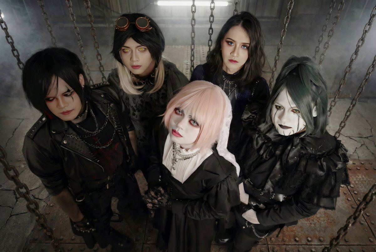 我ら、再び降臨。
New Look + New Member

2nd MV
崩壊 "Collapse"

近日公開 // Coming Soon
.
.
.
.
.
#visualkei #ビジュアル系 
#v系 #indonesianvisualkei
#visualmetal