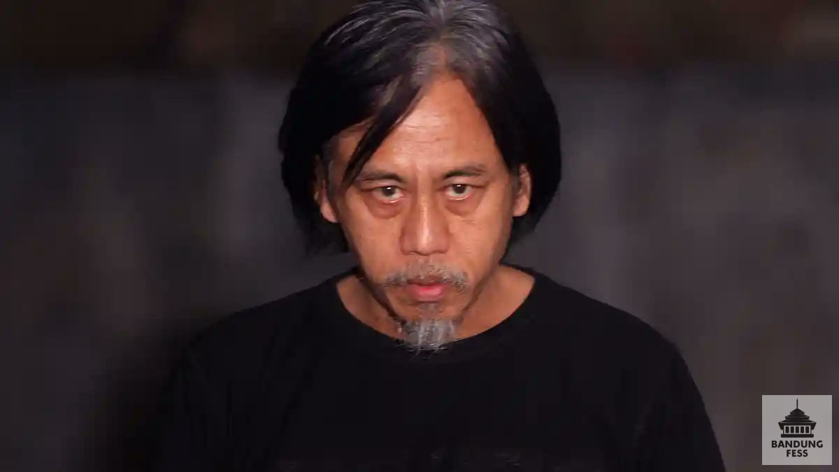 Mulih ka Jati,  mulang ka Asal. Parantos dipundut kunu Rahayu, dicandak kunu Kawasa.

Sing Kebat taya hahalang dugi ka pangkonan Allah SWT. Nyorang alam asal, manggih ca'ang alam padang poé panjangna Nagari Tunjung Sampurna.

Pileleuyan Kang Mus