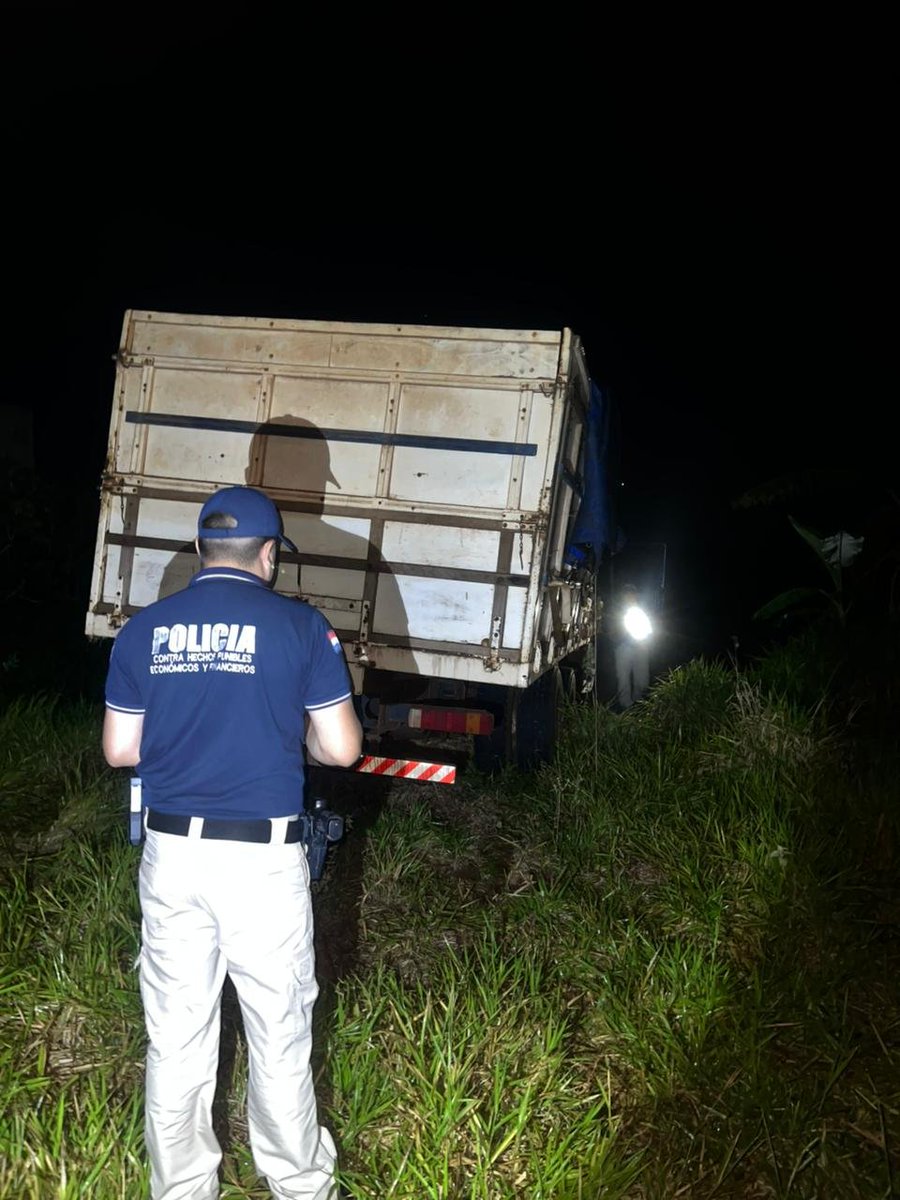 policia_py's tweet image. #𝗗𝗲𝘀𝘁𝗮𝗰𝗮𝗱𝗼 | 𝗖𝗮𝗻𝗶𝗻𝗱𝗲𝘆𝘂́ | 𝗘𝗻𝗳𝗿𝗲𝗻𝘁𝗮𝗺𝗶𝗲𝗻𝘁𝗼 𝗮𝗿𝗺𝗮𝗱𝗼 𝗰𝗼𝗻 𝗴𝗿𝘂𝗽𝗼 𝗰𝗿𝗶𝗺𝗶𝗻𝗮𝗹, 𝗱𝗲𝘁𝗲𝗻𝗰𝗶𝗼𝗻𝗲𝘀 𝗲 𝗶𝗻𝗰𝗮𝘂𝘁𝗮𝗰𝗶𝗼́𝗻 𝗱𝗲 𝗴𝗿𝗮𝗻 𝗰𝗮𝗻𝘁𝗶𝗱𝗮𝗱 𝗱𝗲 𝗲𝘀𝘁𝘂𝗽𝗲𝗳𝗮𝗰𝗶𝗲𝗻𝘁𝗲𝘀.

@MDI_Paraguay 

facebook.com/share/1CUv1A1U…