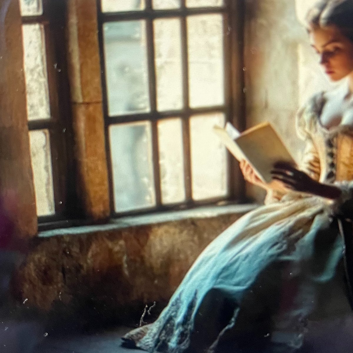 I'm looking forward to bringing the past to life on Saturday 7 February 2026 with a day-long workshop at The Writing Centre - WRITING HISTORICAL FICTION during which we'll weave history and imagination into gripping stories. 
 #irishwriters #irishwriterscentre #histfic