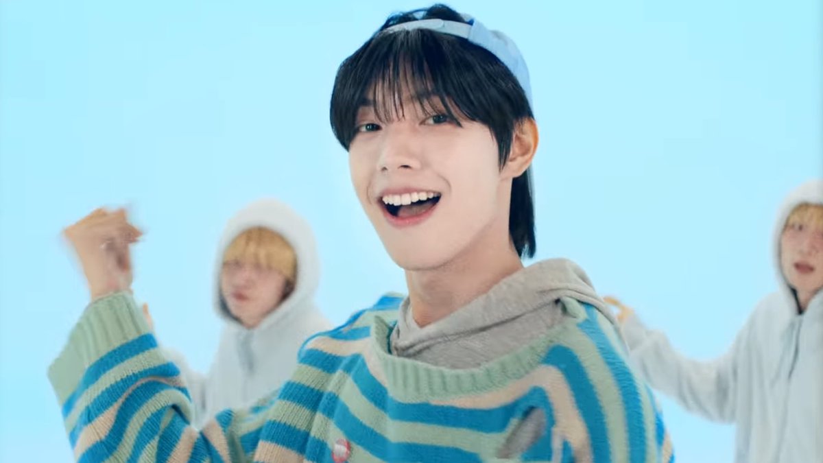 liyuscafe's tweet photo. UXYOUXU SONG OF THE CENTURY!!💗 https://t.co/LsTNUSj91R