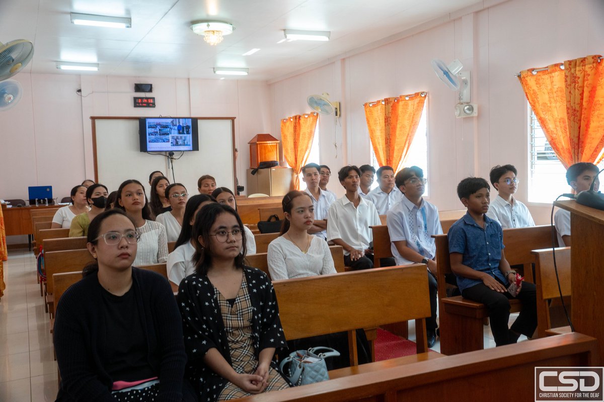 CFO_CSD's tweet image. RIZAL - The continuous efforts of Christian Society for the Deaf reached the Local Congregation of Antipolo Hills to introduce the basics of sign language to the brethren.

#CSD_BasicSignLanguageSeminar
#ChristianFamilyOrganizations