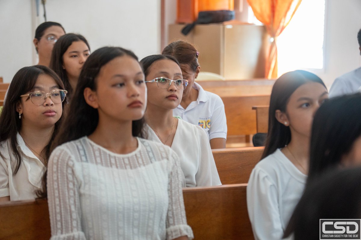 CFO_CSD's tweet image. RIZAL - The continuous efforts of Christian Society for the Deaf reached the Local Congregation of Antipolo Hills to introduce the basics of sign language to the brethren.

#CSD_BasicSignLanguageSeminar
#ChristianFamilyOrganizations