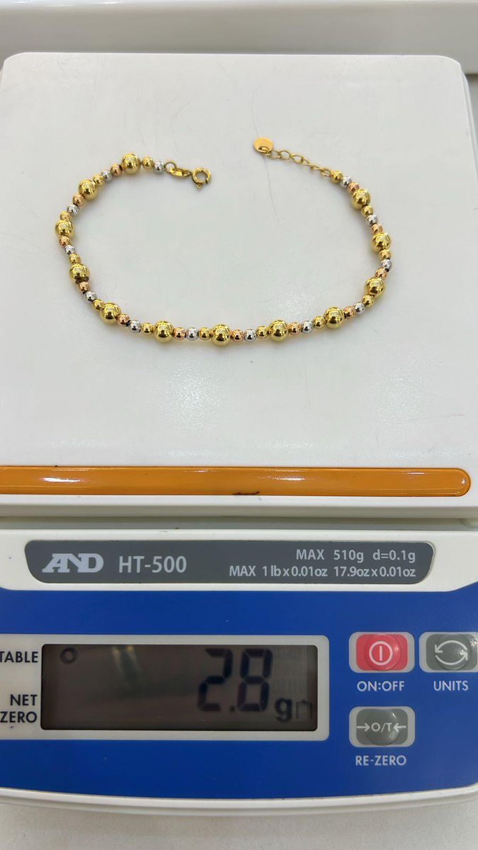 Gold morning 💫💫💫

18karat solid gold diamond gold cut design bracelets available 

Please Retweet and patronize 🙏🏼