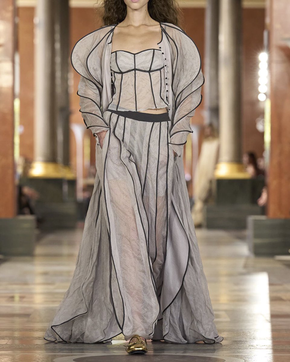 LISA wearing Louis Vuitton Spring-Summer 2026

LISA X LV THE PLACE
#LISAxLouisVuitton <a href="/LouisVuitton/">Louis Vuitton</a>