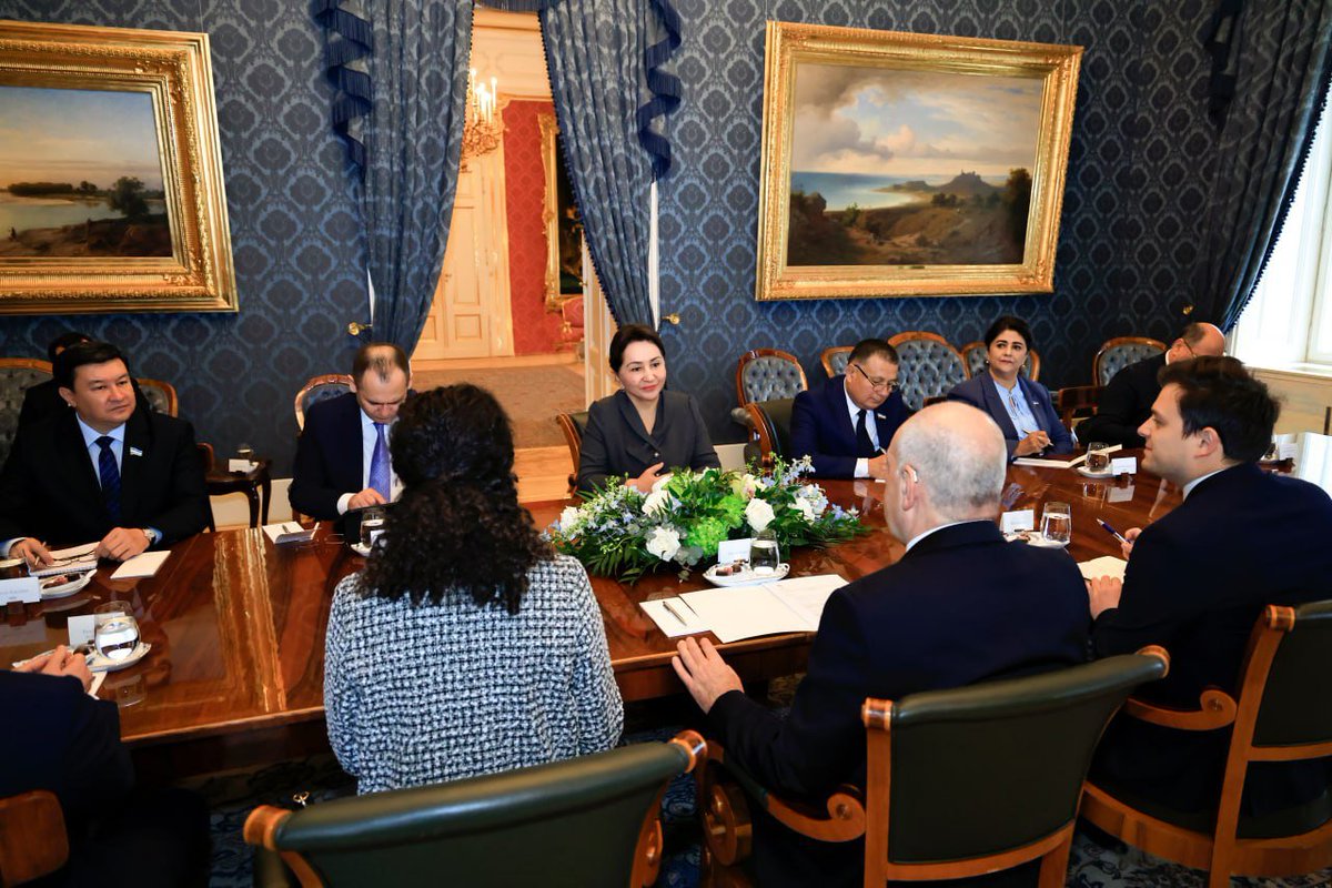 🇺🇿🇺🇿🇺🇿

Oliy Majlis Senati Raisining Vengriya Prezidenti bilan uchrashuvi bo‘lib o‘tdi (senat.uz/international-…)
________
Состоялась встреча Председателя (senat.uz/ru/internation…) Сената Олий Мажлиса с Президентом Венгрии

Veb-sayt - hungary.mfa.uz
Facebook -