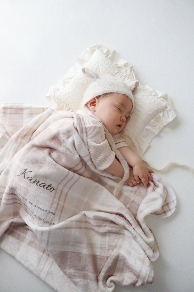 【うちの子、尊すぎ】

ふわっと包まれたまん丸寝顔
小さなおててがのぞく瞬間も…

“天使すぎる冬の思い出”になるよ👼

名前入りの特別なブランケットなら
今しかない尊さを冬フォトに残せます♡

#楽天スーパーSALE #名入れブランケット #赤ちゃんのいる生活 #新生児フォト #ベビーギフト #soyumoa