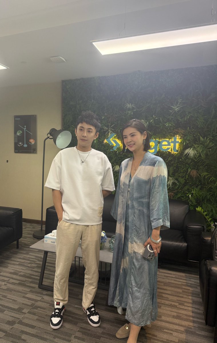 很高兴正式加入 Bitget <a href="/bitget/">Bitget</a> 

负责 <a href="/Bitget_zh/">Bitget中文</a> 的增长 &amp; 返佣业务及合作伙伴拓展（Affiliate）🚀

诚邀合作伙伴加入，厚着脸皮求各位老师多多关照：
👉 返佣代理 / 节点
👉 量化团队 / 交易机构
👉 社区主 / KOL

有长期做体量、跑 API / 高频 /