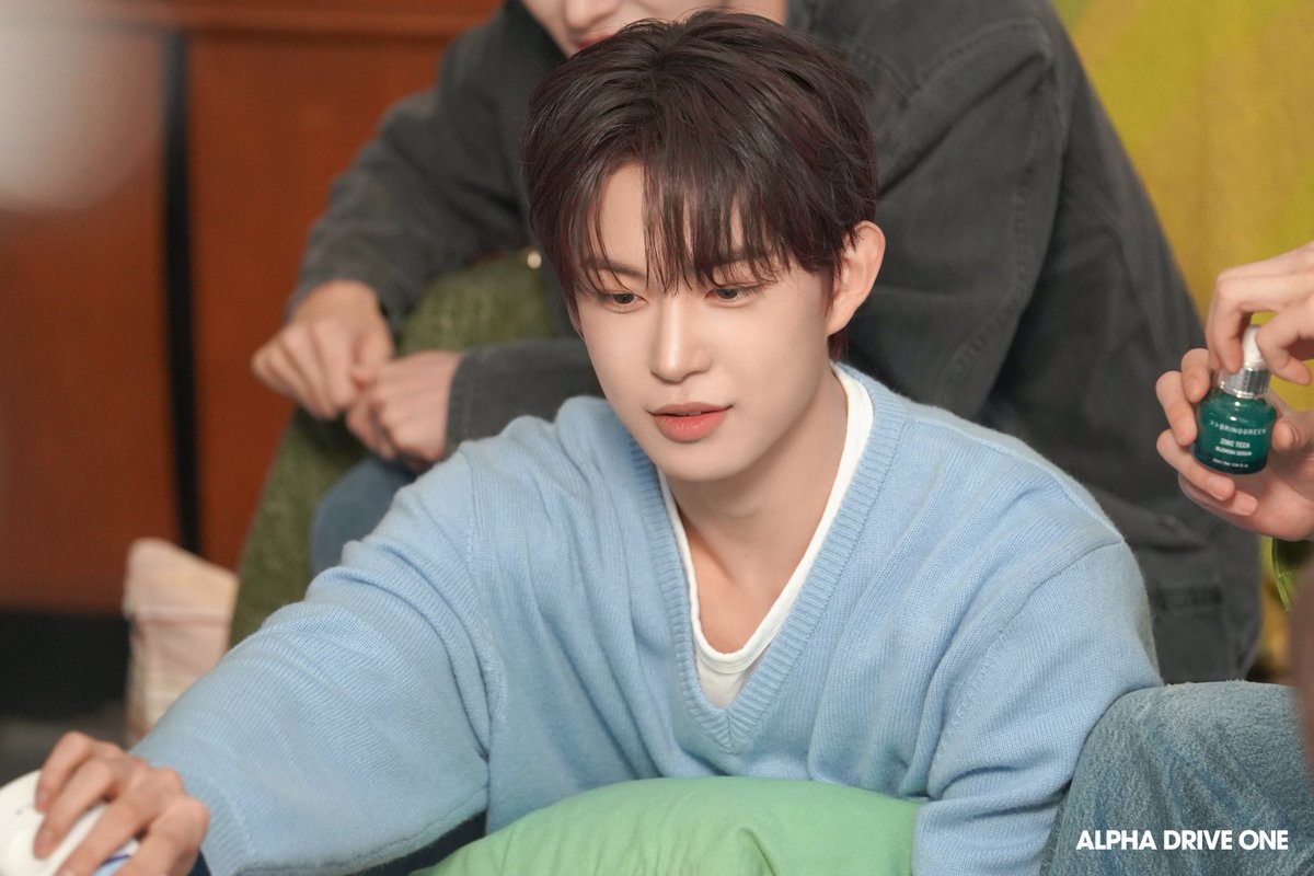 dear_geonwoo's tweet photo. 251203 건우 BRINGGREEN behind photo 📸🤍 https://t.co/ZFbT19OSTD
