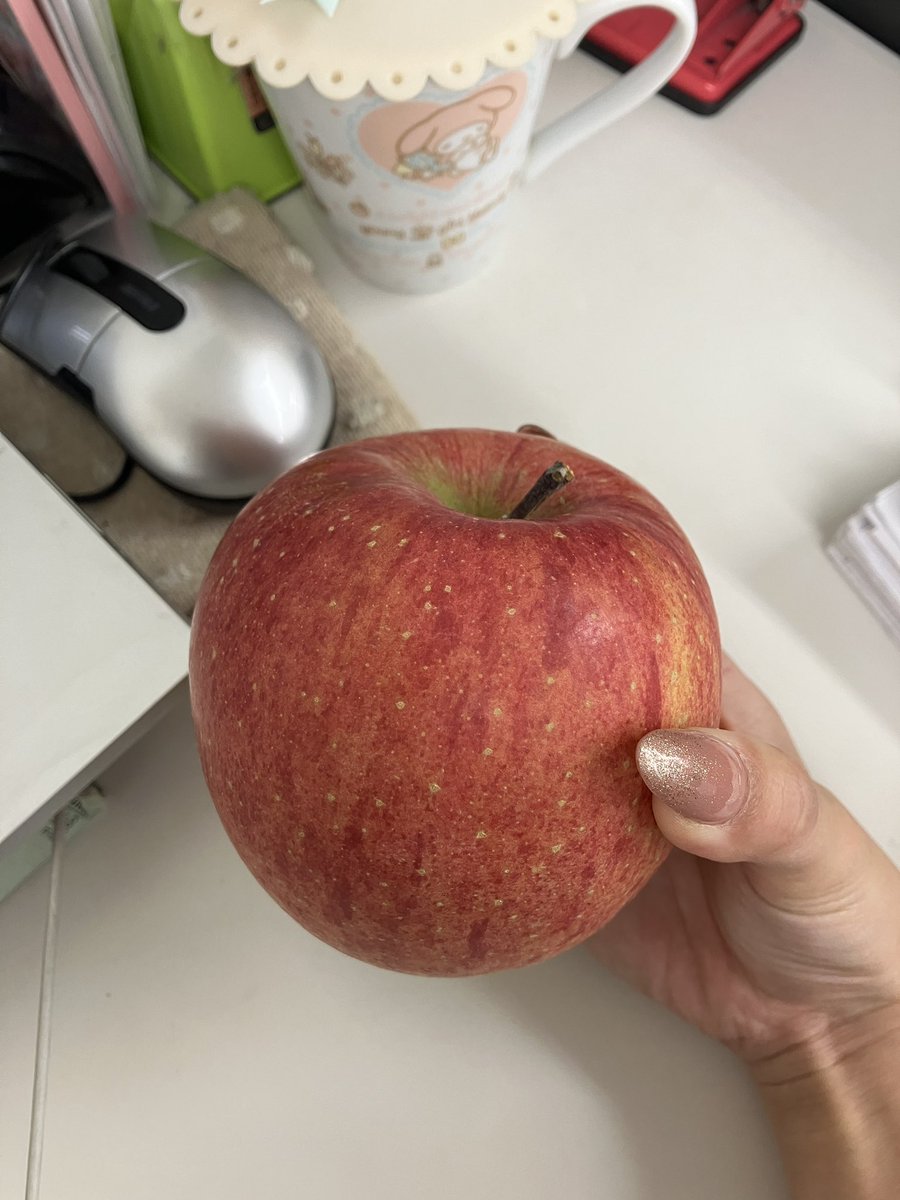 誕生日だからってリンゴもらった