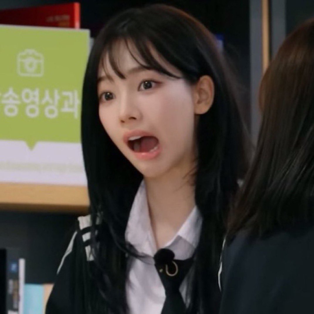 mmmingbb's tweet image. 암만 봐도 유지민 같애