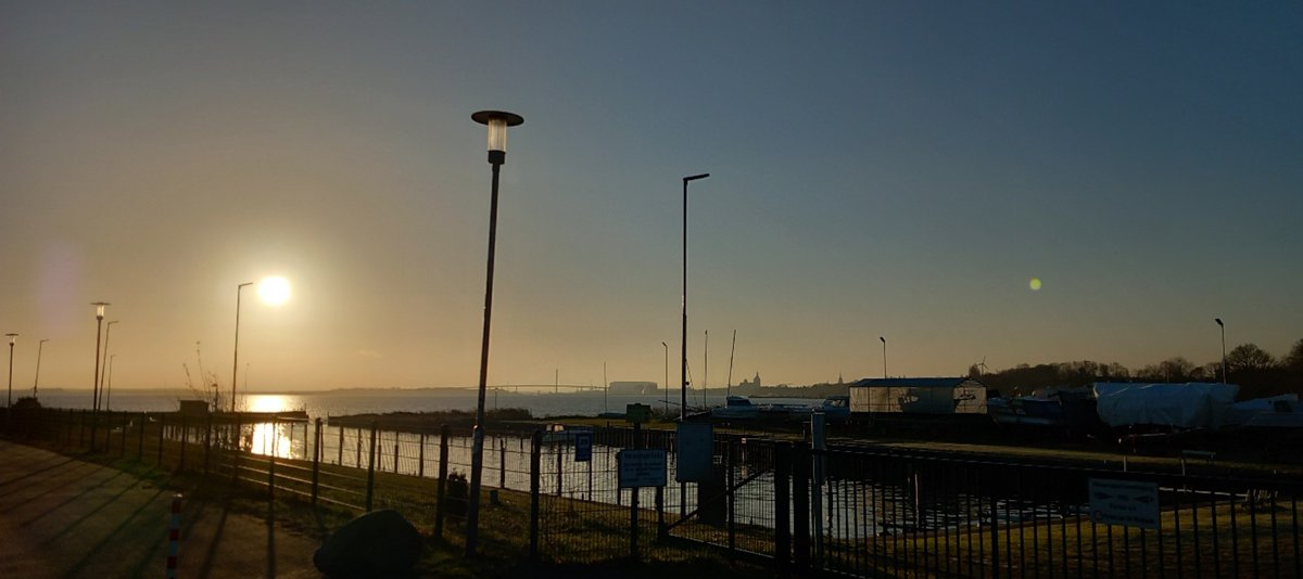 Guten Morgen,ich wünsche euch einen schönen Mittwoch,das Bild ist von Montag Vormittag,Blick von Parow auf Stralsund☕🍰🌲