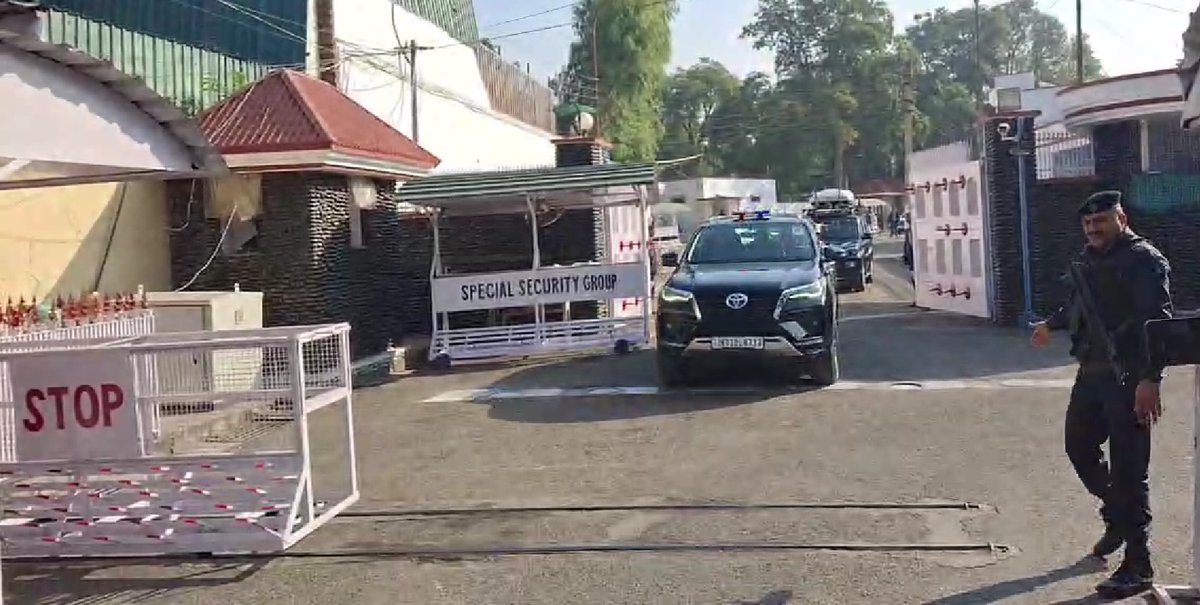 mkandharii's tweet image. A cabinet meeting chaired by Chief Minister @OmarAbdullah at his official residence in #Jammu has now ended. The meeting was scheduled to discuss the report of the cabinet sub-committee on the #Reservationpolicy. Details awaited.