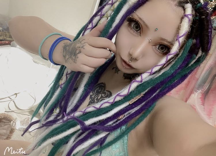 最近ツイッター見て来ました！って人少ないんで自己紹介タグ🏷️

タトゥーばちこり系です
コスプレ生き甲斐
最近10キロ痩せた
スプリットタンです
派手髪、ピアスは過去
前前前世ぐらい🛁嬢

いいねRPで気になった人お迎え行きます

#私を布教してください 
#タトゥー好きな人と繋がりたい
#tatoo