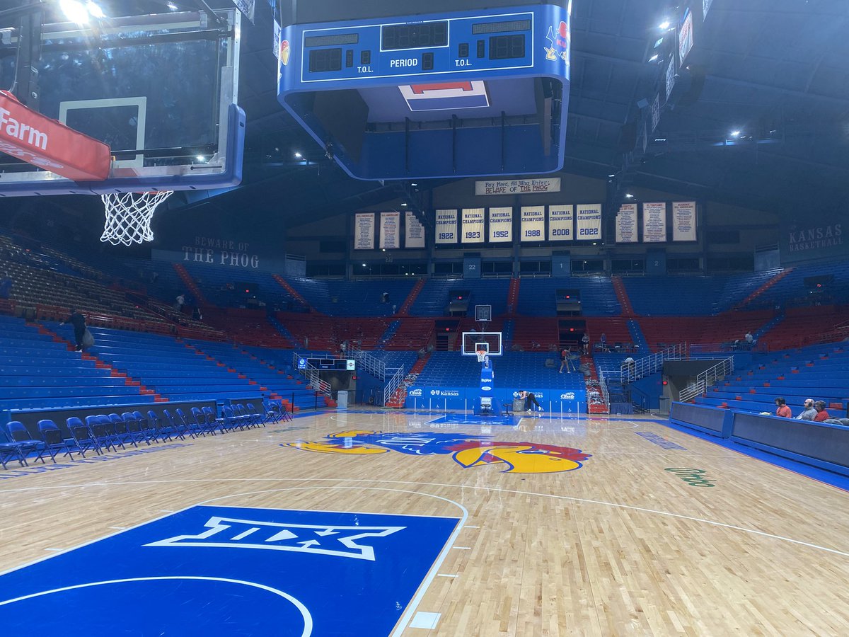 Hey guys spaces is gonna be a little late tonight. They let us back in.