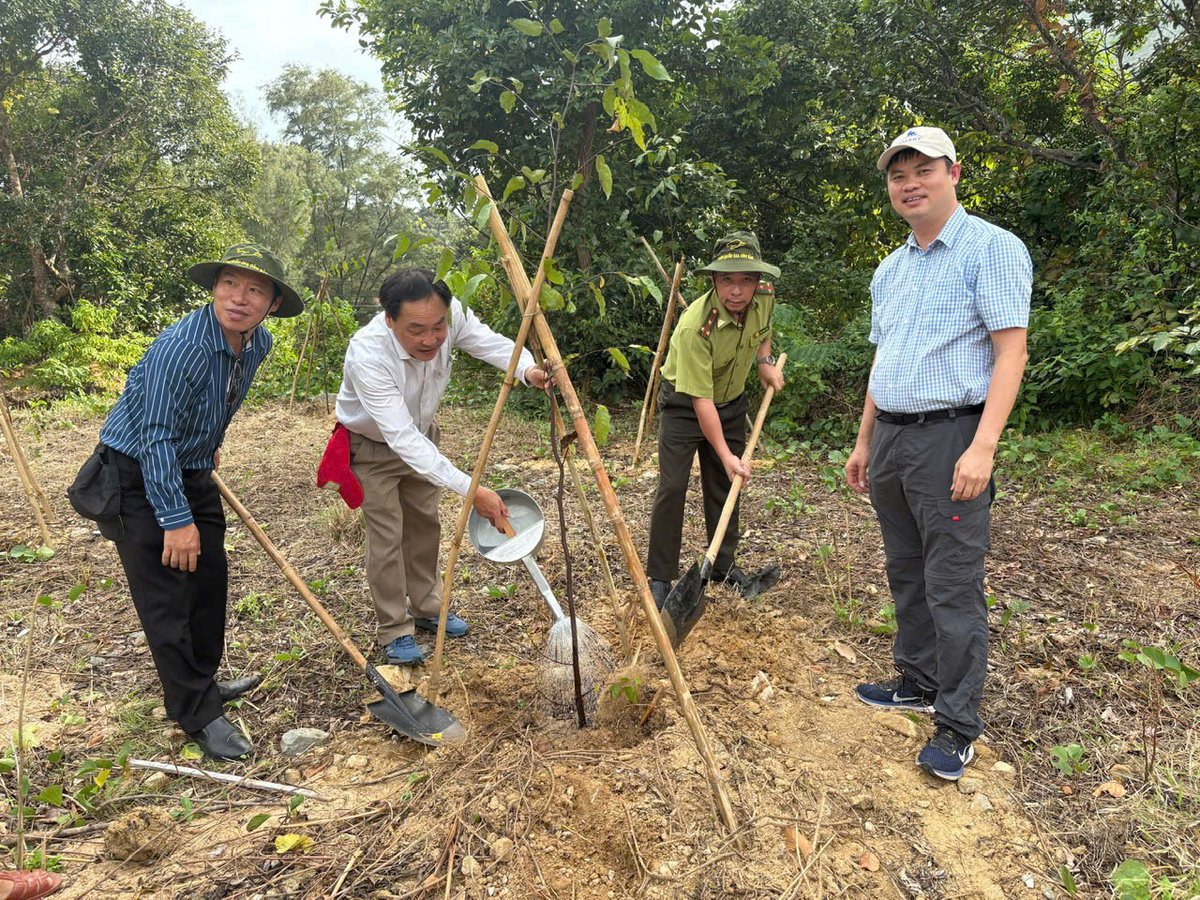 ctnc2019's tweet photo. 📷 CTNC Congratulates Con Dao National Park on Achieving IUCN Green List Status! 📷
The Center for Technology and Nature Conservation (CTNC) sends our warmest congratulations to Con Dao National Park on its recent admission to the IUCN Green List - one of the most rigorous international standards for effective conservation management. 📷
This is the 3rd protected area in Vietnam to achieve this title, affirming the persistent efforts of the Park's staff in preserving forest and marine ecosystems, protecting endangered species, and promoting sustainable livelihoods for the community.
 What is the IUCN Green List? The Green List is an international certification for protected areas that meet standards in: • Transparent and effective governance  • Successful biodiversity conservation • Evidence-based management  • Commitment to sustainable development with the community 
Con Dao's inscription serves as a great inspiration for the nature conservation movement in Vietnam and stands as a testament to the value of modern, science-based, and multi-stakeholder conservation approaches.
CTNC believes that Con Dao's success will continue to spread, contributing to enhancing the quality of protected area management in Vietnam.
Congratulations to Con Dao National Park! 
————————————
#CTNC #IUCNGreenList #ConDaoNationalPark #Conservation #Biodiversity #SustainableDevelopment #DanhLụcXanh #VườnQuốcGiaCônĐảo #BảoTồn #ĐaDạngSinhHọc #PhátTriểnBềnVững