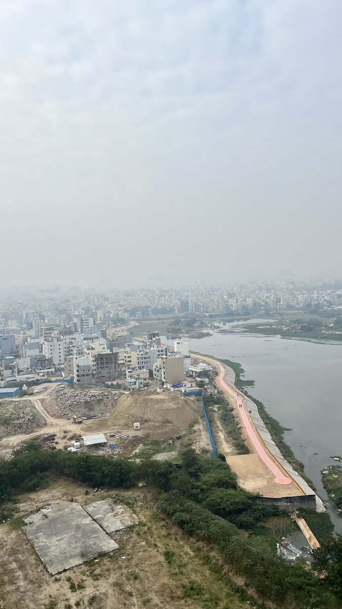 aneeshmuthyala's tweet photo. Next to Kamuni Cheruvu, Vasavi Sarovar Construction site. There is an unbearable noise every day and night. This voice is coming from the construction site of Vasavi Sarovar Next to Kamuni Cheruvu, Moosapet. Concerned authorities to take necessary action please https://t.co/rvcWQLtxvq
