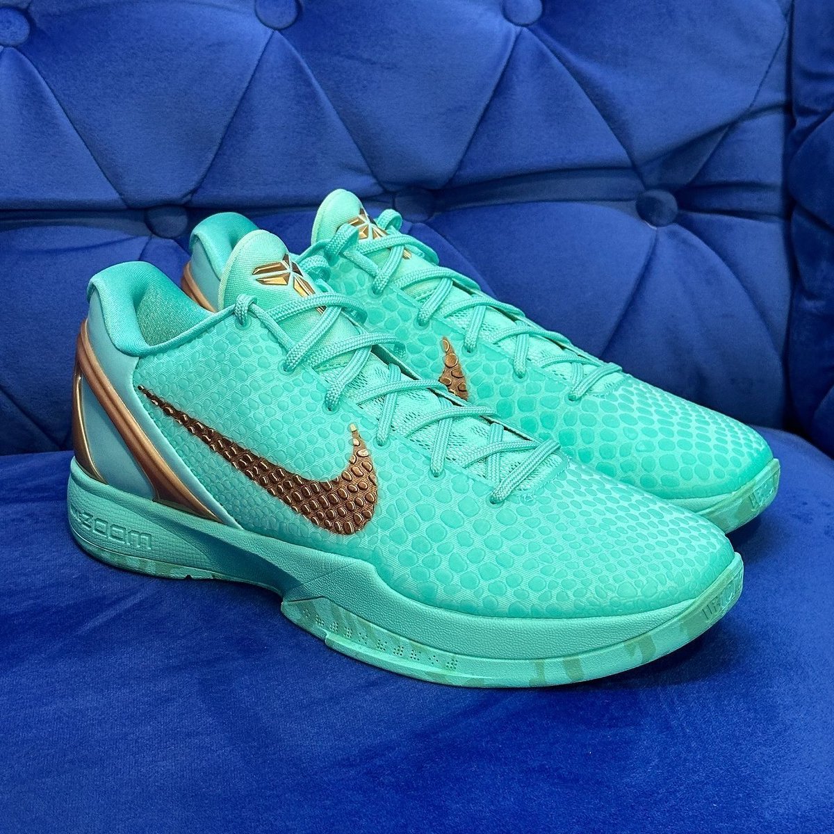 KicksFinder's tweet image. RELEASE DATE: The Nike Kobe 6 Protro Jalen Brunson PE &quot;Statue of Liberty&quot; is expected to release December 11th, 2025 🗽