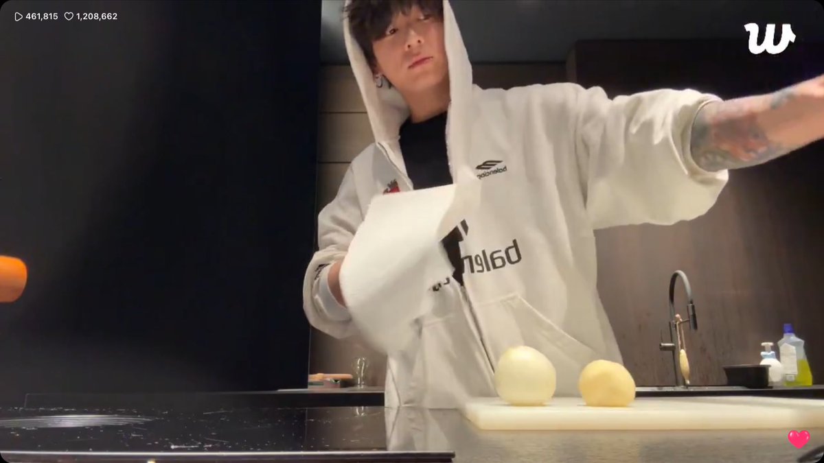 The way I dropped everything…. #정국 Jungkook we missed you! 😭❤️