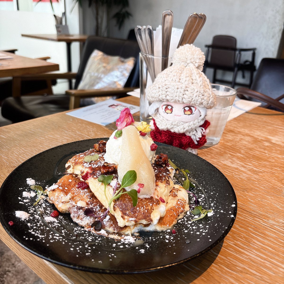 ラフランスとホワイトチョコのパンケーキだって！🍐