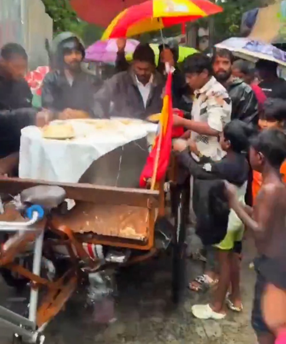 TVKActiveForce's tweet photo. Due to the heavy rains caused by Cyclone Ditwah,
#TVK members distributed Food and Snacks to affected areas such as Mylapore, RK Nagar, Vyasarpadi, Chepauk, Sindatharippettai and several other parts of Chennai.
#TVK_People_Service #Chennai #DitwahCyclone #Ditwa #Ditwah https://t.co/ySFYR4tgBY